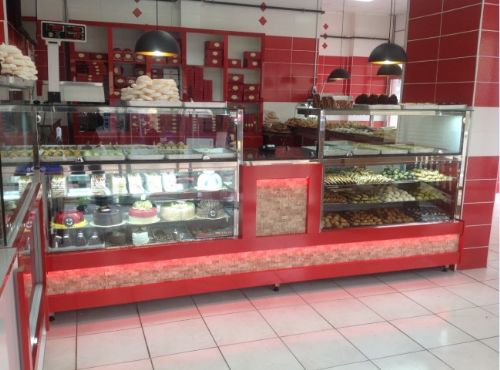 Vitrinli Teşhir Dolapları